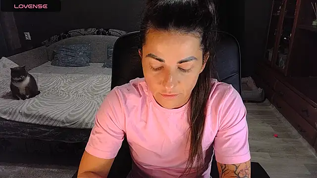 Aria Dl online show from 11-11-25, 06:19