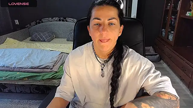 Aria Dl online show from 04-14-26, 01:06