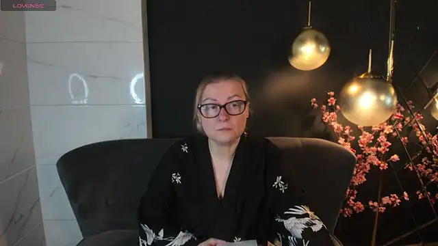 AlexandraKind online show from 01-25-25, 01:41