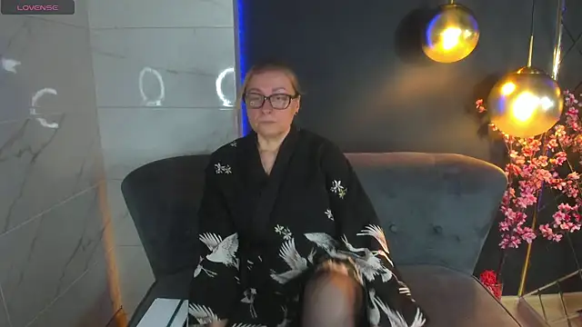 AlexandraKind online show from 01-30-25, 01:53