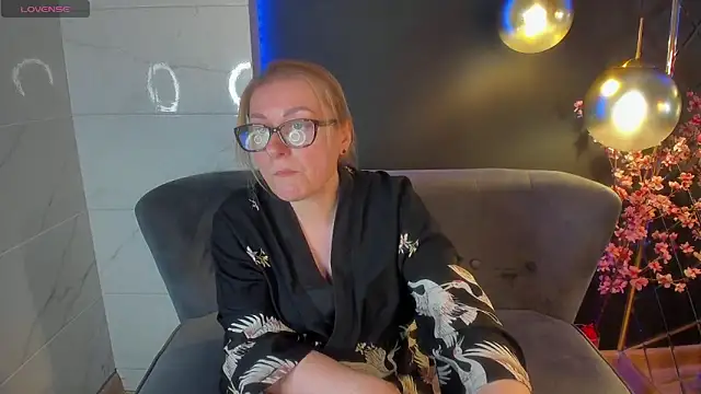 AlexandraKind online show from 02-02-25, 04:43