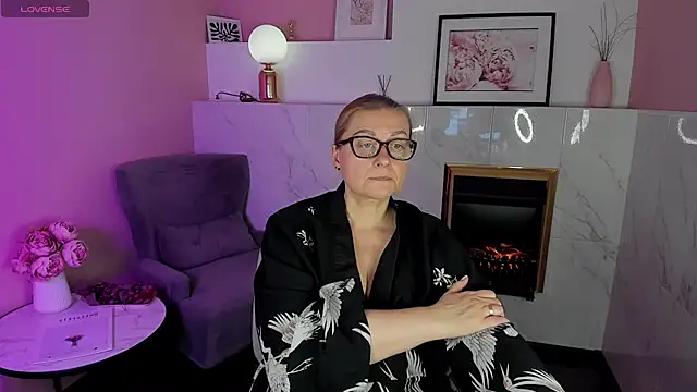 AlexandraKind online show from 02-04-25, 07:44