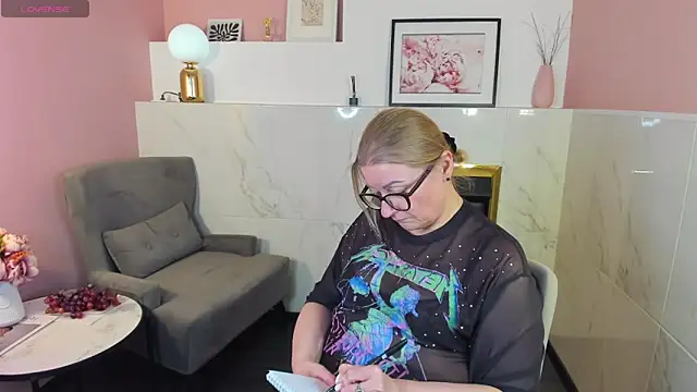 AlexandraKind online show from 02-27-25, 06:50