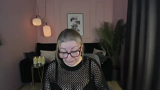 AlexandraKind online show from 03-11-25, 09:15