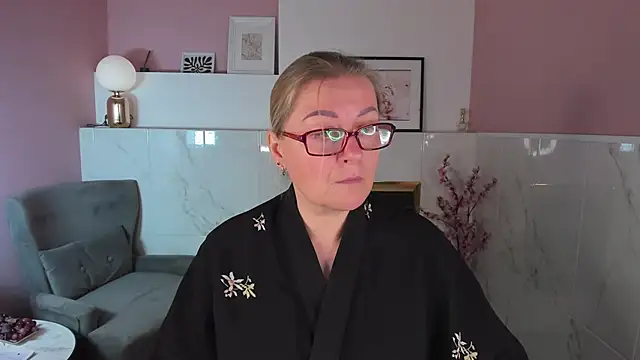 AlexandraKind online show from 09-28-25, 01:38