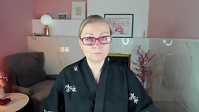 AlexandraKind online show from 10-05-25, 01:31