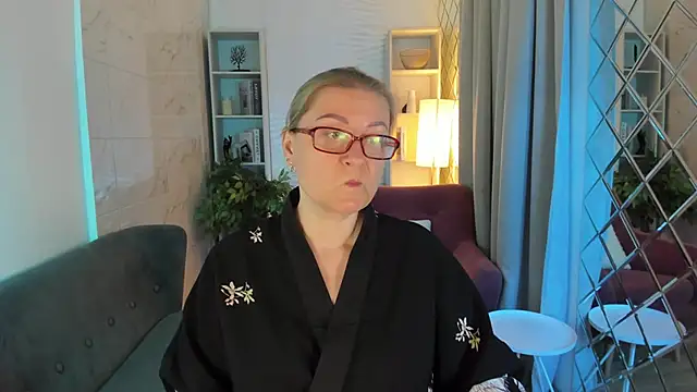 AlexandraKind online show from 10-21-25, 08:20