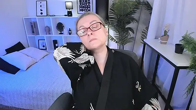 AlexandraKind online show from 03-04-26, 08:37