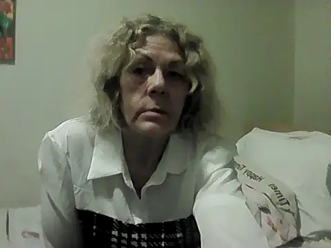 Snapshot of housewife_shantie chatting on 03-12-26, 06:14 housewife shantie online show from 03-12-26, 06:14