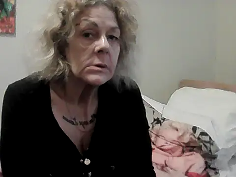 Snapshot of housewife_shantie chatting on 04-04-26, 08:23 housewife shantie online show from 04-04-26, 08:23