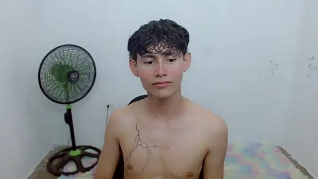 tanjiro cute online show from 03-21-25, 12:51