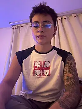 Snapshot of Chriss_gomez2 chatting on 09-28-25, 12:38 Chriss gomez2 online show from 09-28-25, 12:38