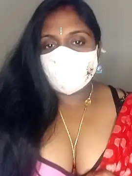 Snapshot of Sexy_Radhikaa chatting on 02-15-25, 05:50 Sexy Radhikaa online show from 02-15-25, 05:50
