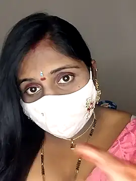 Snapshot of Sexy_Radhikaa chatting on 02-18-25, 05:42 Sexy Radhikaa online show from 02-18-25, 05:42