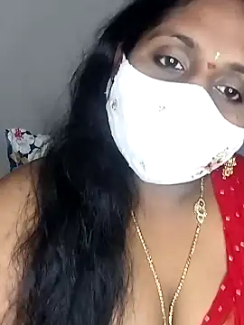 Snapshot of Sexy_Radhikaa chatting on 02-25-25, 03:20 Sexy Radhikaa online show from 02-25-25, 03:20