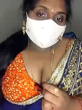 Snapshot of Sexy_Radhikaa chatting on 02-25-25, 02:44 Sexy Radhikaa online show from 02-25-25, 02:44