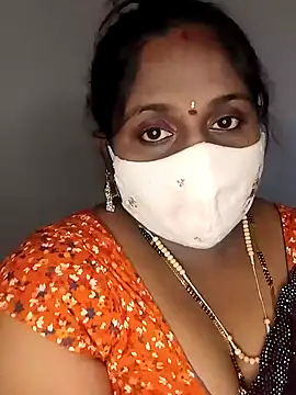Snapshot of Sexy_Radhikaa chatting on 03-11-25, 04:21 Sexy Radhikaa online show from 03-11-25, 04:21