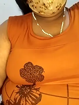 Snapshot of Sexy_Radhikaa chatting on 05-02-26, 06:51 Sexy Radhikaa online show from 05-02-26, 06:51