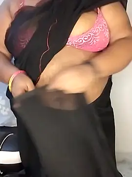 Snapshot of Sexy_Radhikaa chatting on 05-26-26, 11:23 Sexy Radhikaa online show from 05-26-26, 11:23