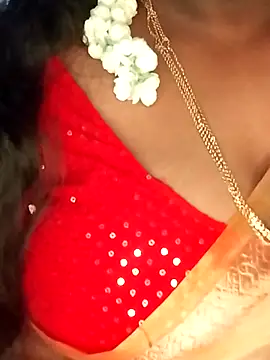 Snapshot of Sexy_Radhikaa chatting on 06-04-26, 03:56 Sexy Radhikaa online show from 06-04-26, 03:56