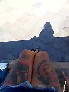 Snapshot of juli_morbos chatting on 01-22-25, 12:49 juli morbos online show from 01-22-25, 12:49