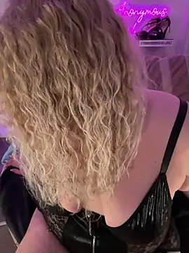 CurvyAnonymousGirl89 online show from 03-27-26, 09:14