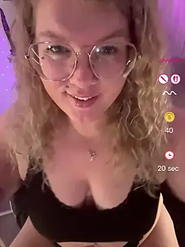 Snapshot of CurvyAnonymousGirl89 chatting on 04-24-26, 05:54 CurvyAnonymousGirl89 online show from 04-24-26, 05:54