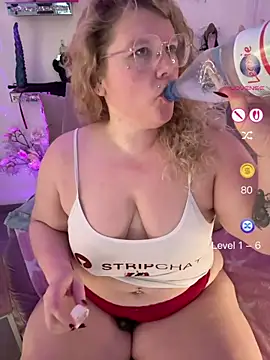 Snapshot of CurvyAnonymousGirl89 chatting on 05-31-26, 06:42 CurvyAnonymousGirl89 online show from 05-31-26, 06:42