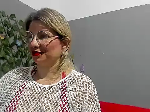 Snapshot of sexy_bigboooty chatting on 12-05-24, 02:53 sexy bigboooty online show from 12-05-24, 02:53