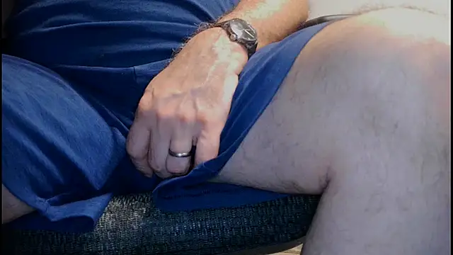 Snapshot of thickdaddy59 chatting on 06-11-26, 02:00 thickdaddy59 online show from 06-11-26, 02:00