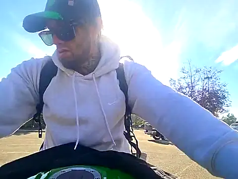 Snapshot of Fuckboy4public chatting on 09-23-25, 10:24 Fuckboy4public online show from 09-23-25, 10:24