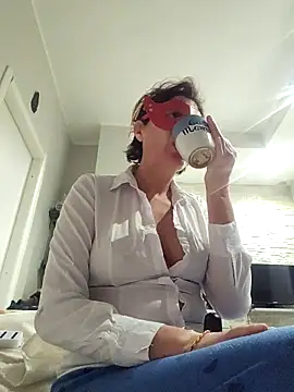 Vagabondainnamorata online show from 03-28-26, 04:45