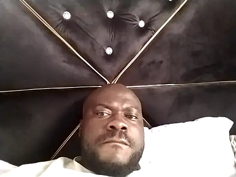 Snapshot of Suckmehar chatting on 02-13-25, 08:38 Suckmehar online show from 02-13-25, 08:38