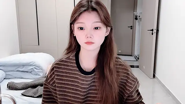 yangyang-1115 online show from 11-04-25, 04:11