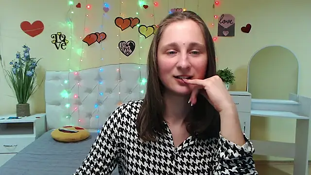 MichelLeee online show from 03-07-25, 03:07