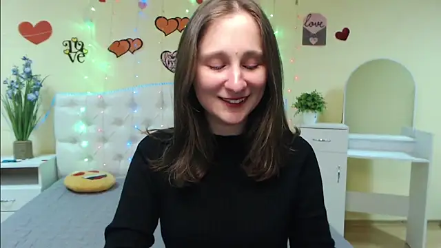 MichelLeee online show from 03-10-25, 12:04