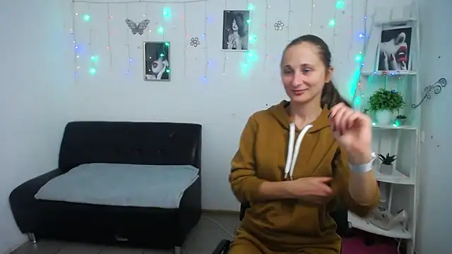 MichelLeee online show from 09-26-25, 11:14