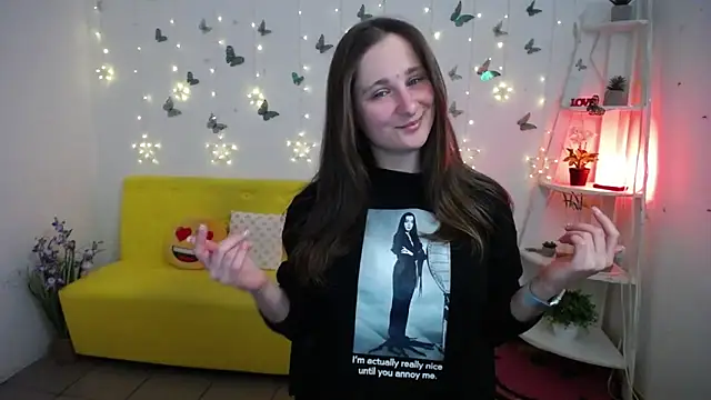 MichelLeee online show from 04-28-26, 11:37