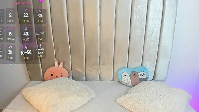 aurora johnson  online show from 03-27-26, 04:51