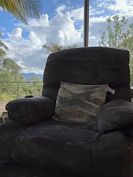 DimitriSullivan  online show from 10-23-25, 08:29