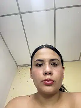 Snapshot of Leyna_Kenet chatting on 06-10-26, 03:18 Leyna Kenet online show from 06-10-26, 03:18