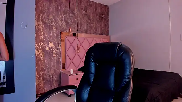 SKYLERWHIITEE online show from 12-08-24, 03:21