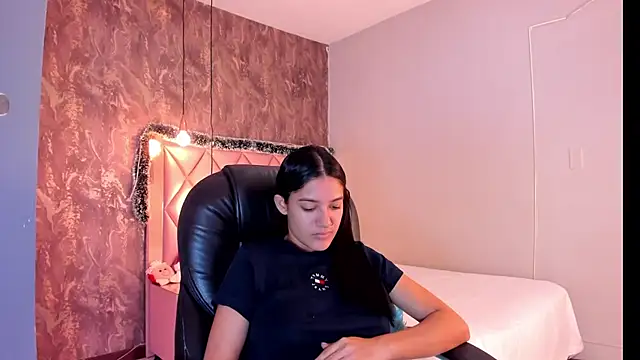 SKYLERWHIITEE online show from 12-21-24, 06:09