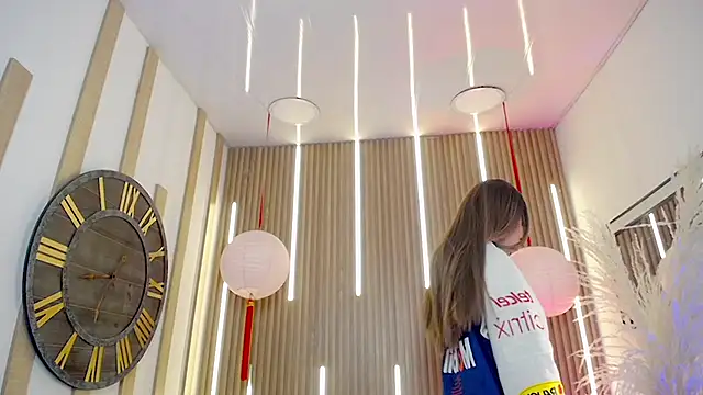 Aniie Doll online show from 01-06-26, 08:23