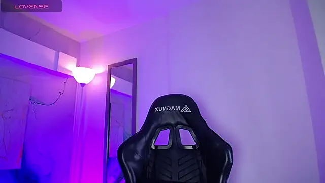 Aniie Doll online show from 04-13-26, 08:25