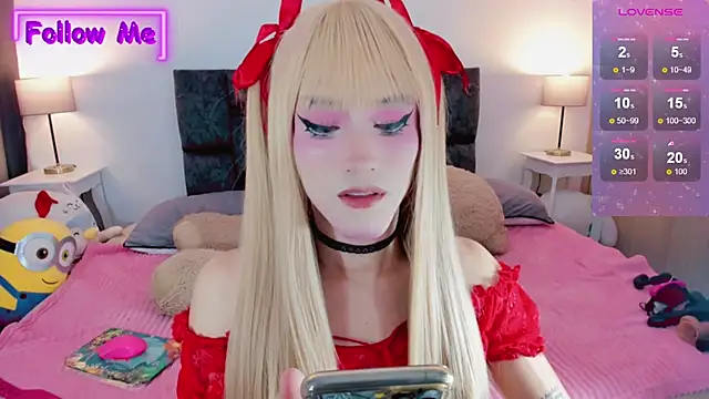 Snapshot of Kirmyy_ chatting on 02-14-25, 10:36 Kirmyy online show from 02-14-25, 10:36
