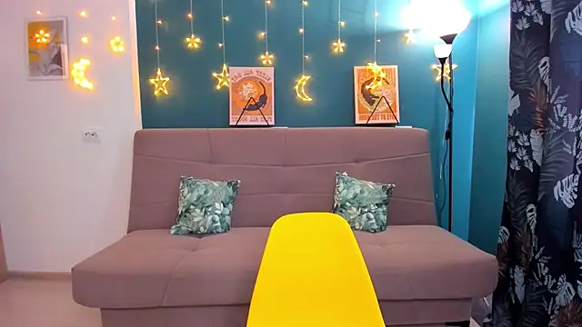 Snapshot of Xloe_Queen chatting on 03-05-25, 09:05 Xloe Queen online show from 03-05-25, 09:05