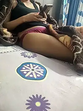 Snapshot of shalini_fire chatting on 12-24-24, 06:17 shalini fire online show from 12-24-24, 06:17