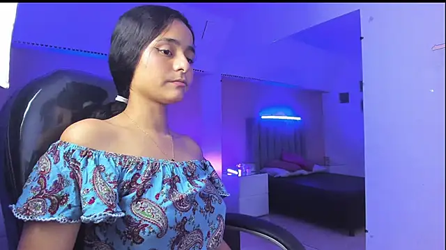 Giselle Roldan online show from 05-24-26, 04:17