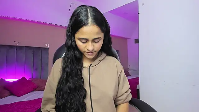 Giselle Roldan online show from 06-07-26, 03:54